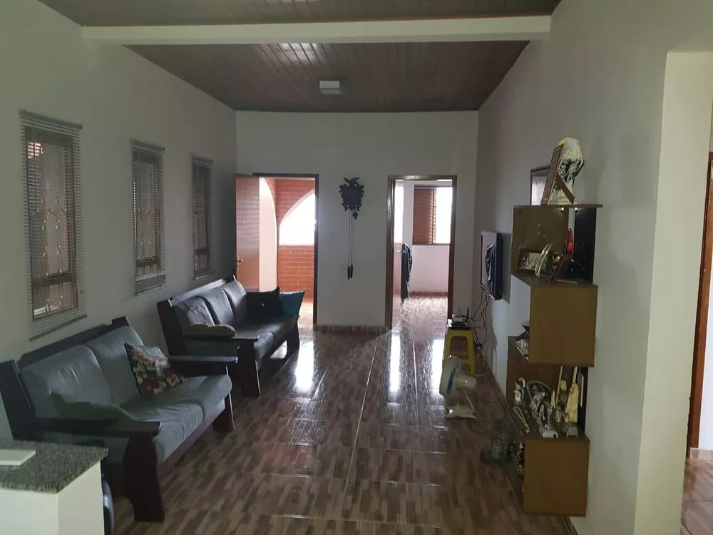 Casa à venda com 3 quartos, 458m² - Foto 2