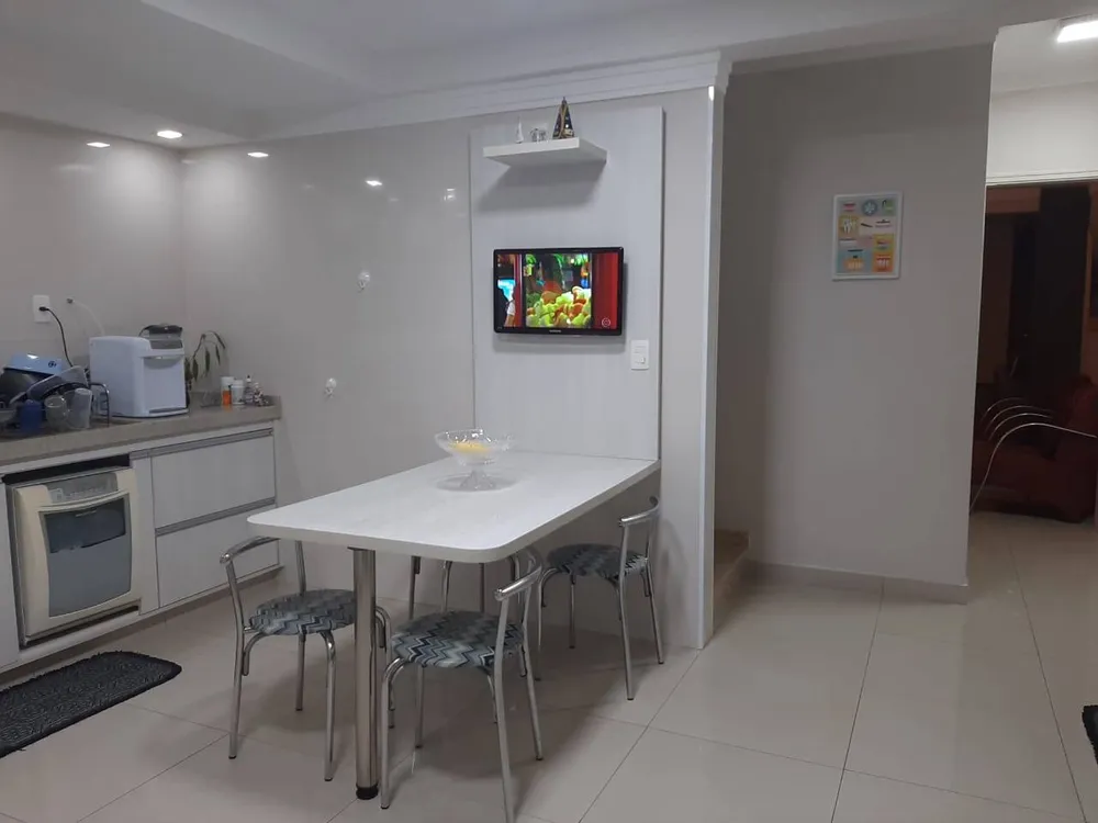 Casa, 3 quartos, 161 m² - Foto 2