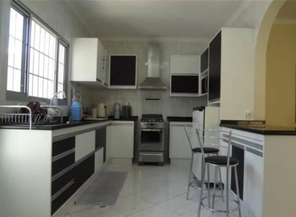 Casa, 3 quartos, 223 m² - Foto 3