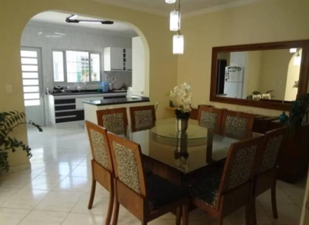 Casa, 3 quartos, 223 m² - Foto 1