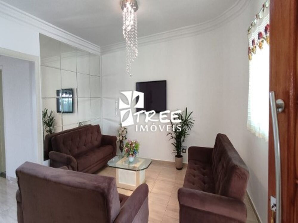 Casa à venda com 4 quartos, 378m² - Foto 1
