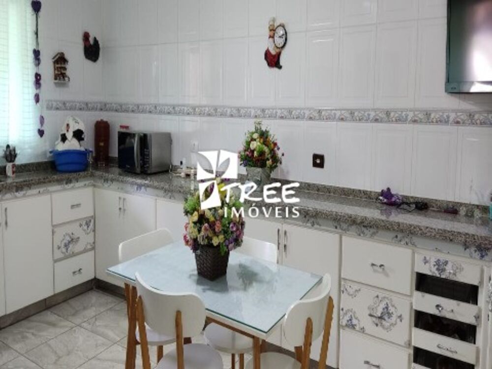 Casa à venda com 4 quartos, 378m² - Foto 2