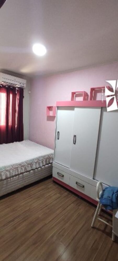 Casa à venda com 3 quartos, 209m² - Foto 4