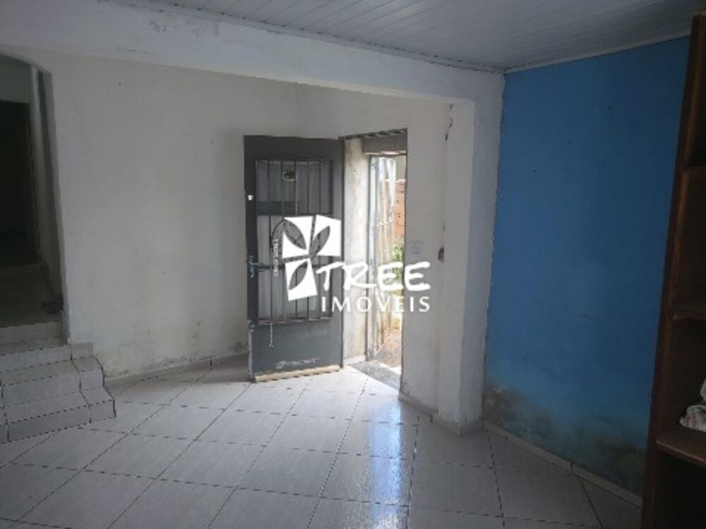 Casa à venda com 3 quartos, 250m² - Foto 2