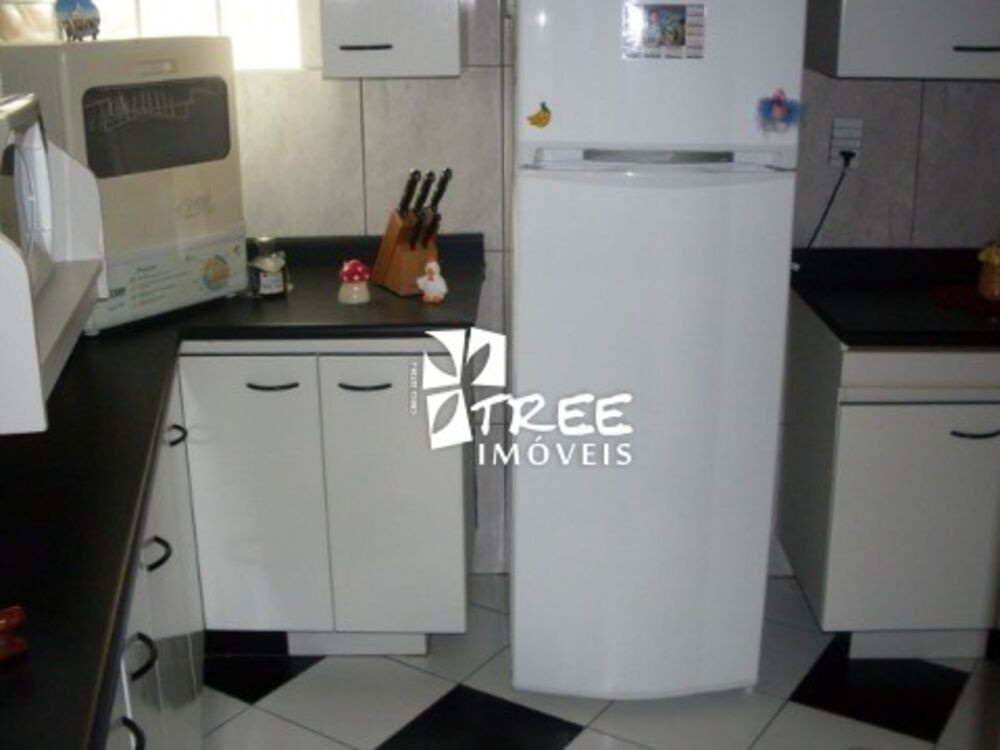 Casa à venda com 4 quartos, 140m² - Foto 7