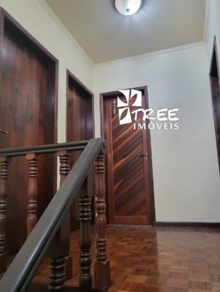 Casa à venda e aluguel com 3 quartos, 200m² - Foto 3