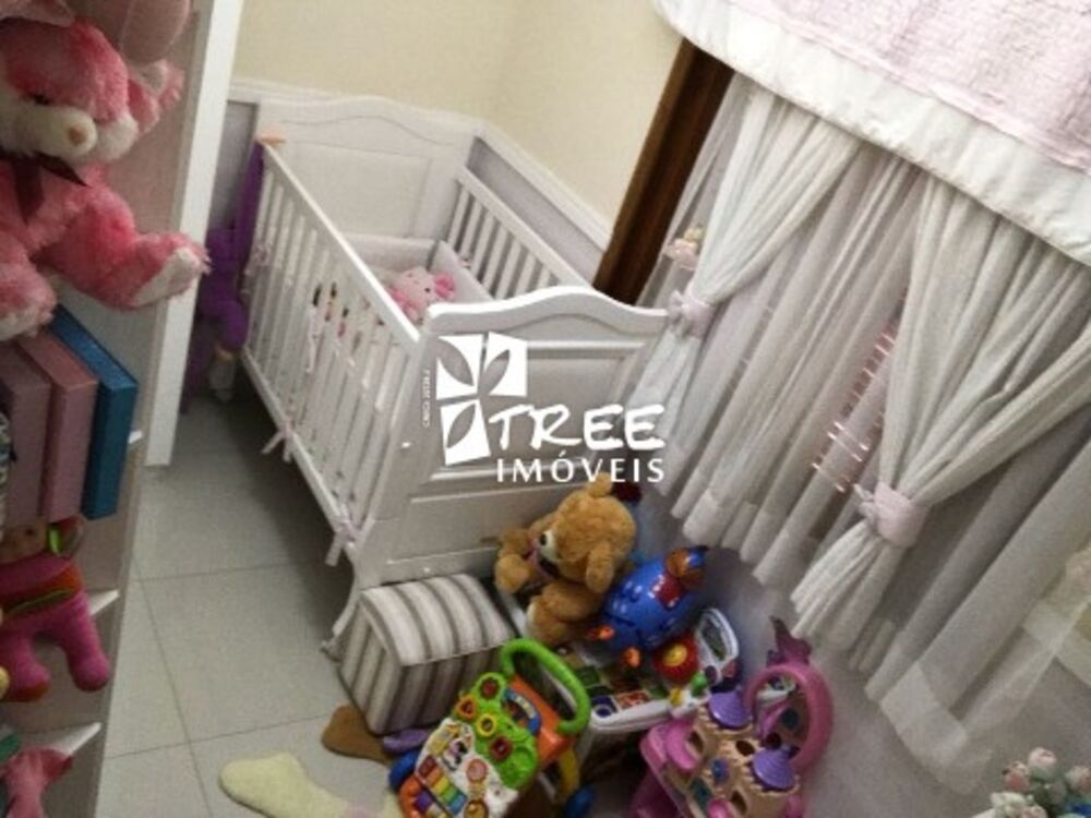 Casa à venda com 3 quartos, 180m² - Foto 4