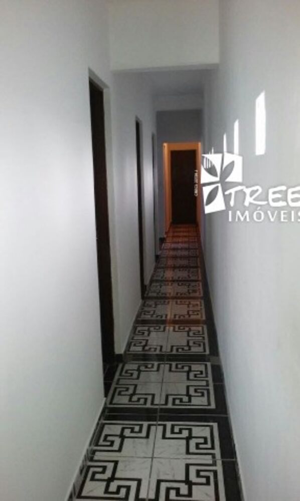 Casa à venda com 9 quartos, 196m² - Foto 4