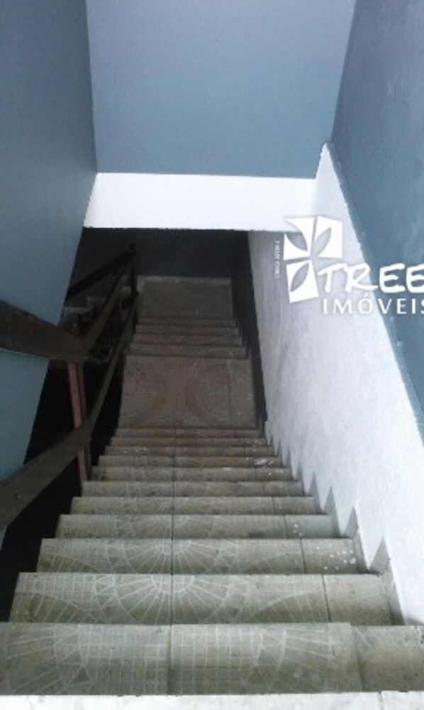 Casa à venda com 9 quartos, 196m² - Foto 3