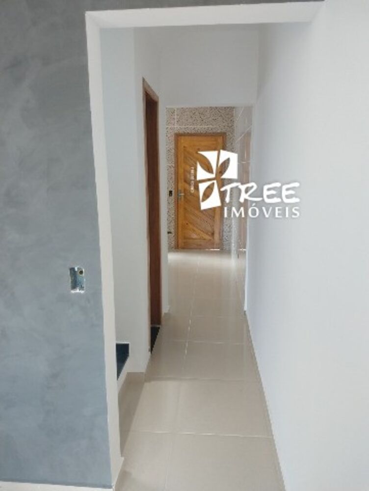 Casa à venda com 2 quartos, 70m² - Foto 2