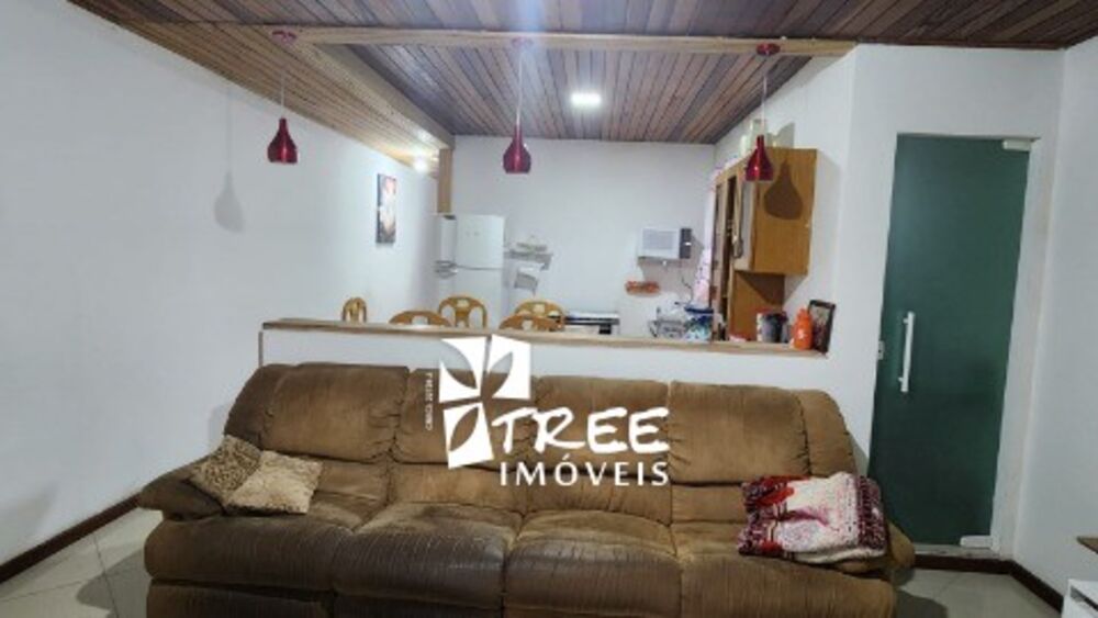 Casa à venda com 2 quartos, 125m² - Foto 2