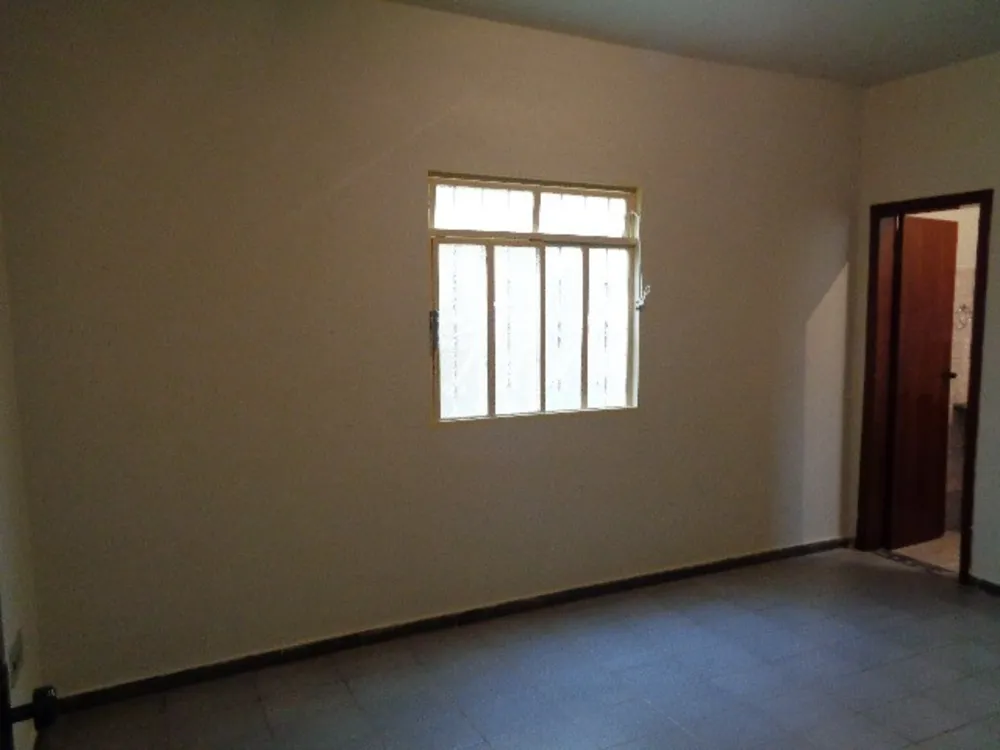 Casa, 3 quartos, 215 m² - Foto 2