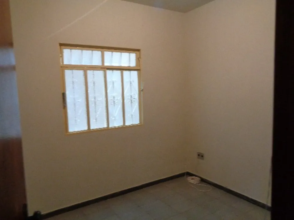 Casa, 3 quartos, 215 m² - Foto 1
