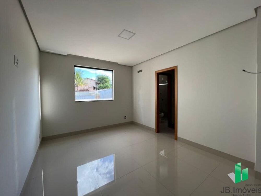 Casa à venda com 3 quartos, 300m² - Foto 7