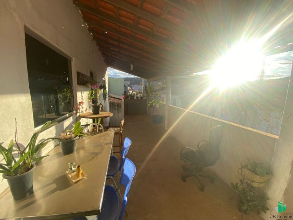 Casa à venda com 8 quartos - Foto 1
