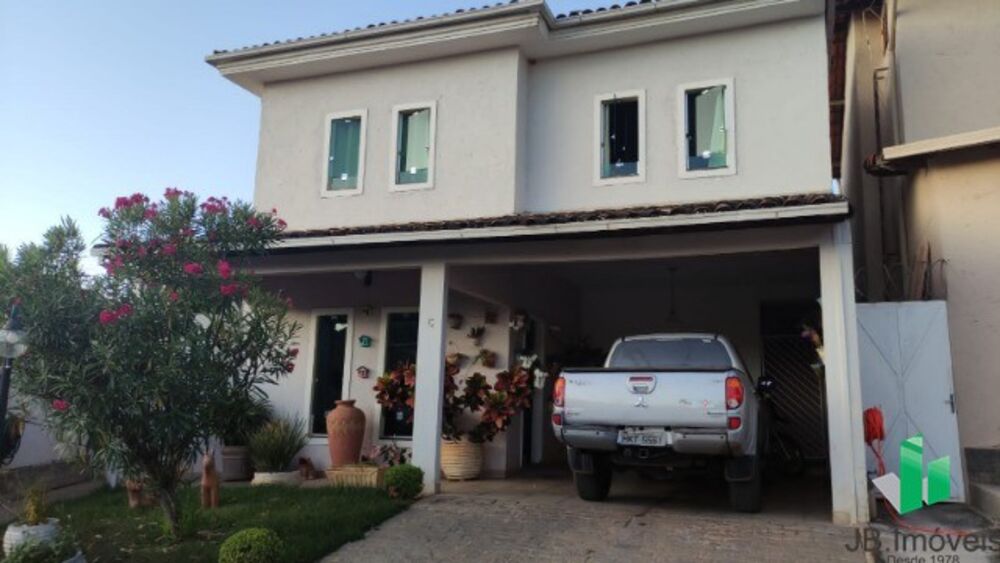 Casa à venda com 3 quartos - Foto 1