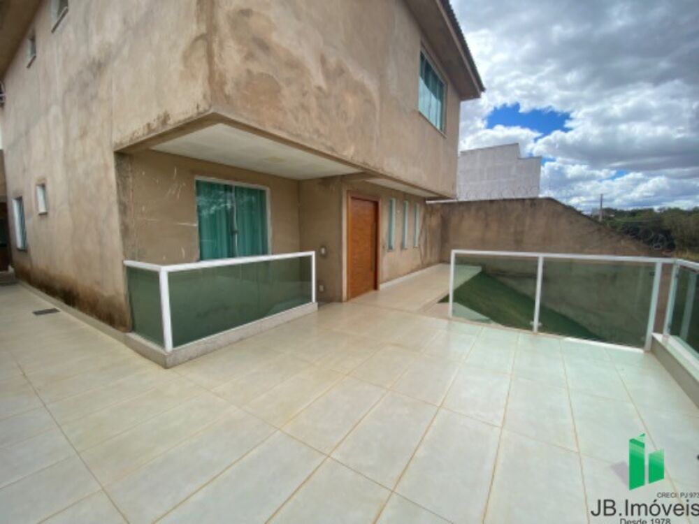 Casa à venda com 4 quartos - Foto 1