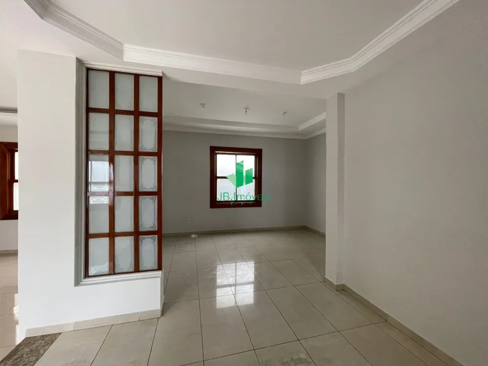 Casa, 6 quartos, 300 m² - Foto 2