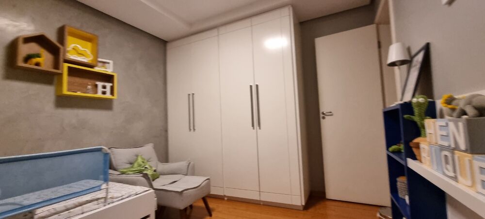 Apartamento à venda com 3 quartos, 137m² - Foto 2