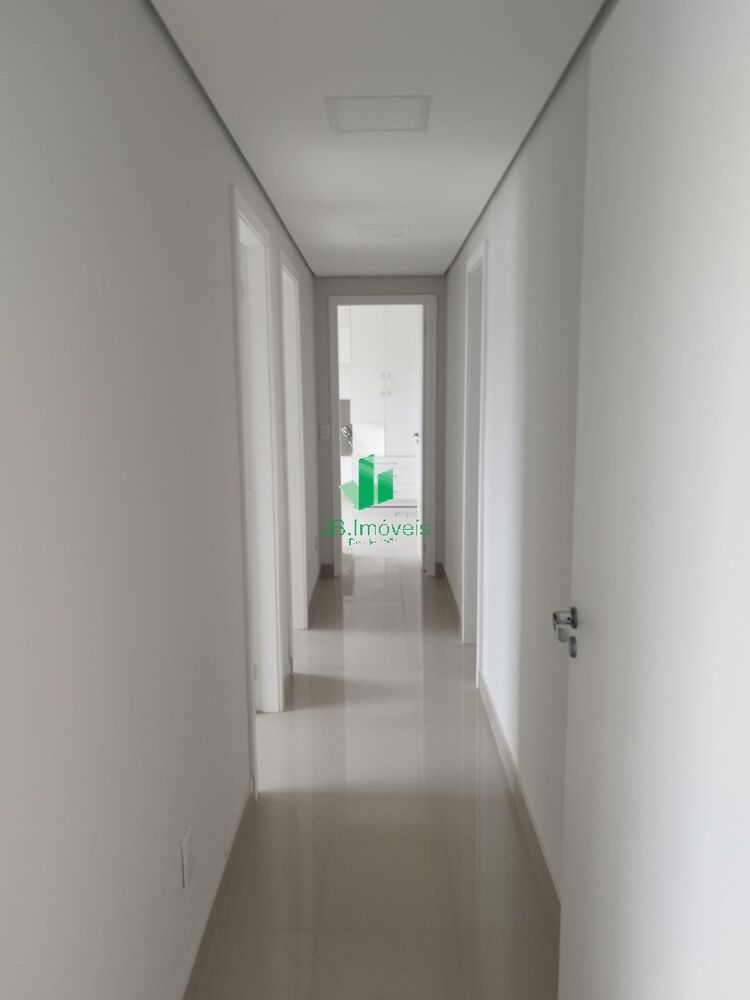 Apartamento para alugar com 3 quartos, 111m² - Foto 23