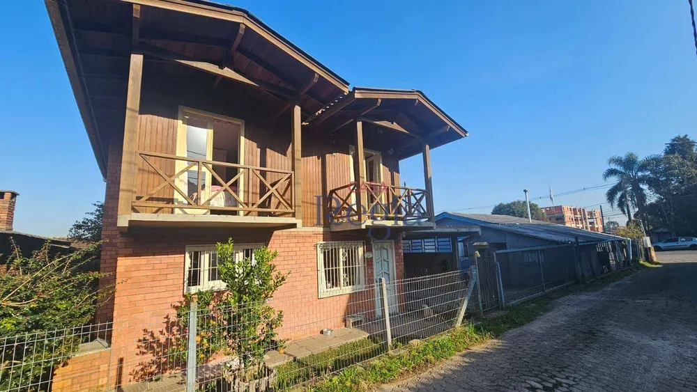 Casa, 6 quartos, 319 m² - Foto 1