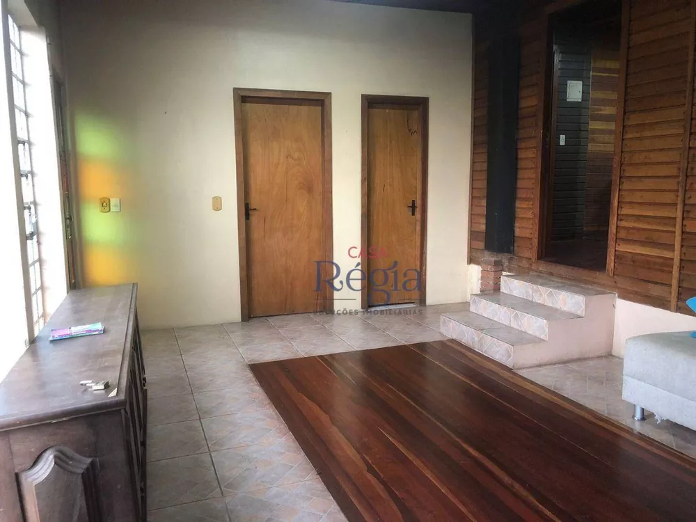 Casa à venda com 4 quartos, 137m² - Foto 4