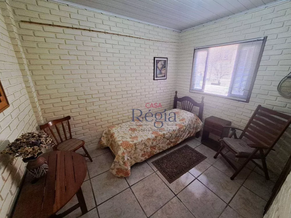 Casa à venda com 2 quartos, 145m² - Foto 2