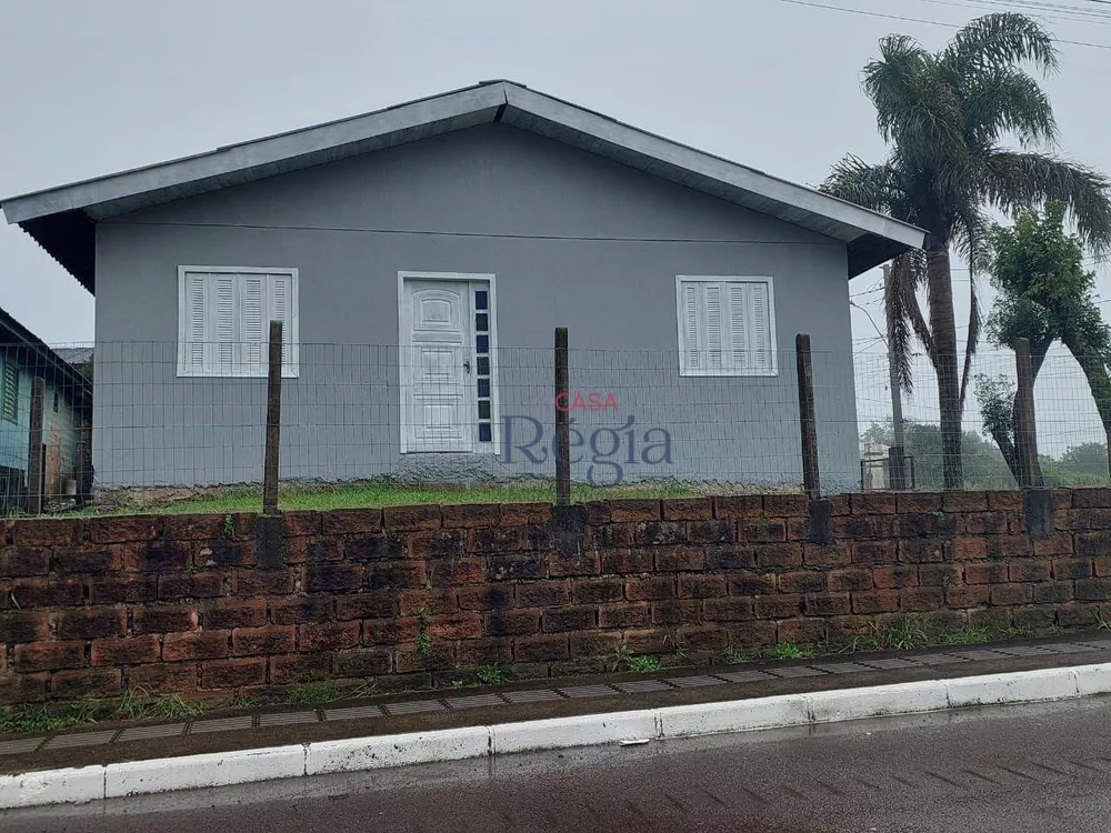 Casa à venda com 2 quartos, 80m² - Foto 1