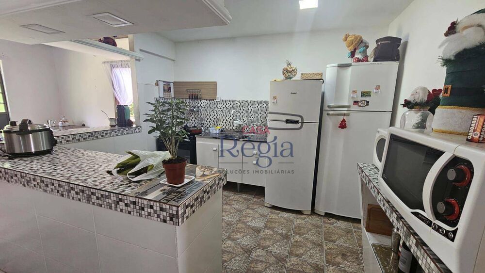 Casa à venda com 4 quartos, 241m² - Foto 8