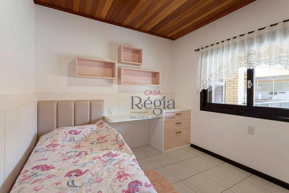 Casa à venda com 4 quartos, 335m² - Foto 4