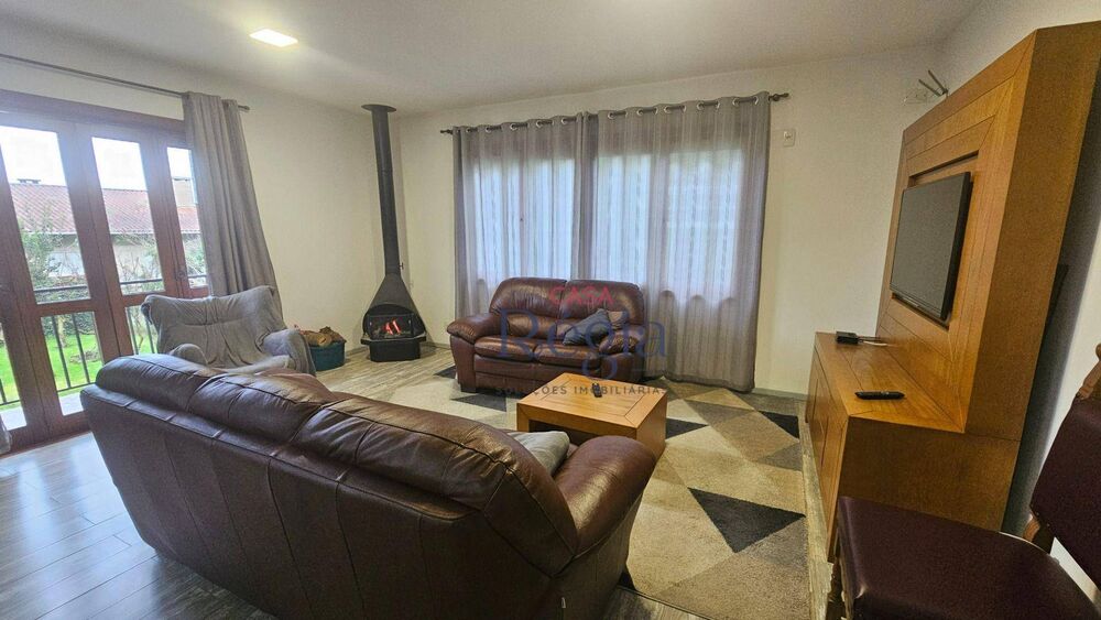 Casa, 3 quartos, 288 m² - Foto 1