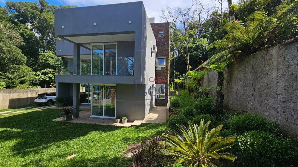 Casa à venda com 3 quartos, 300m² - Foto 3