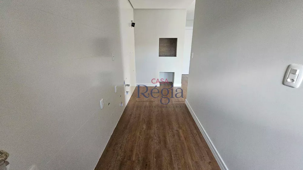 Apartamento à venda com 2 quartos, 70m² - Foto 4