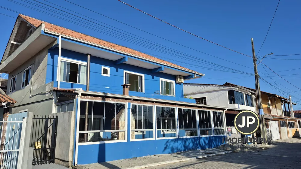 Sobrado, 6 quartos, 201 m² - Foto 1
