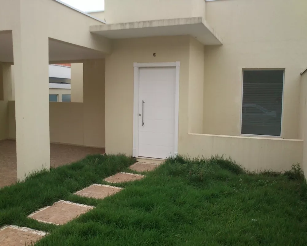 Casa à venda com 3 quartos, 163m² - Foto 1