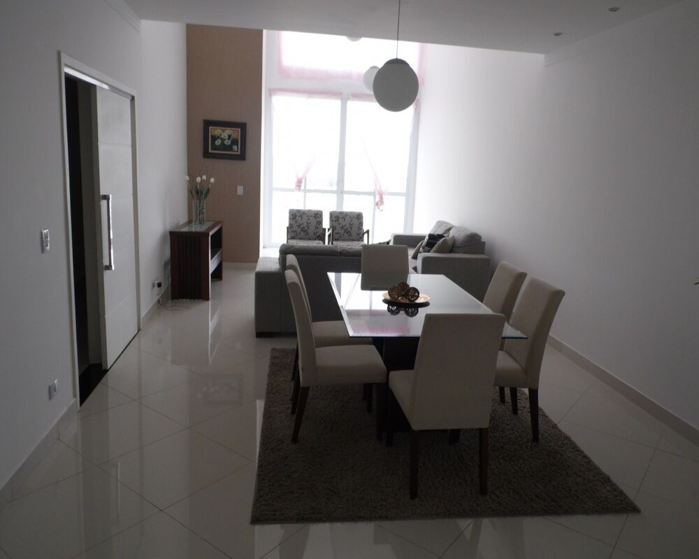 Casa, 3 quartos, 228 m² - Foto 1