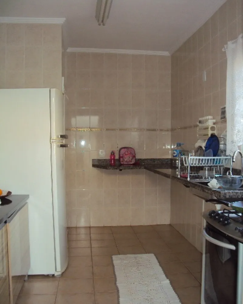 Casa, 4 quartos, 220 m² - Foto 1