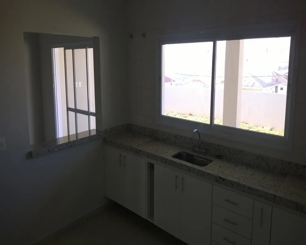 Casa, 3 quartos, 205 m² - Foto 1