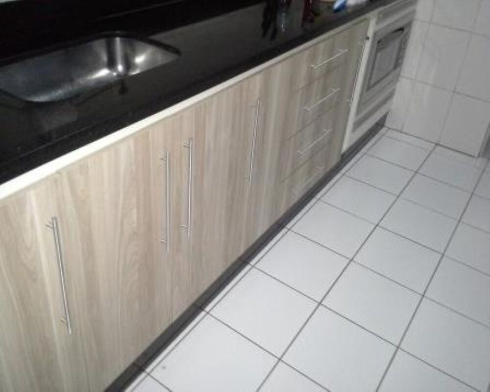 Apartamento à venda com 2 quartos, 75m² - Foto 2