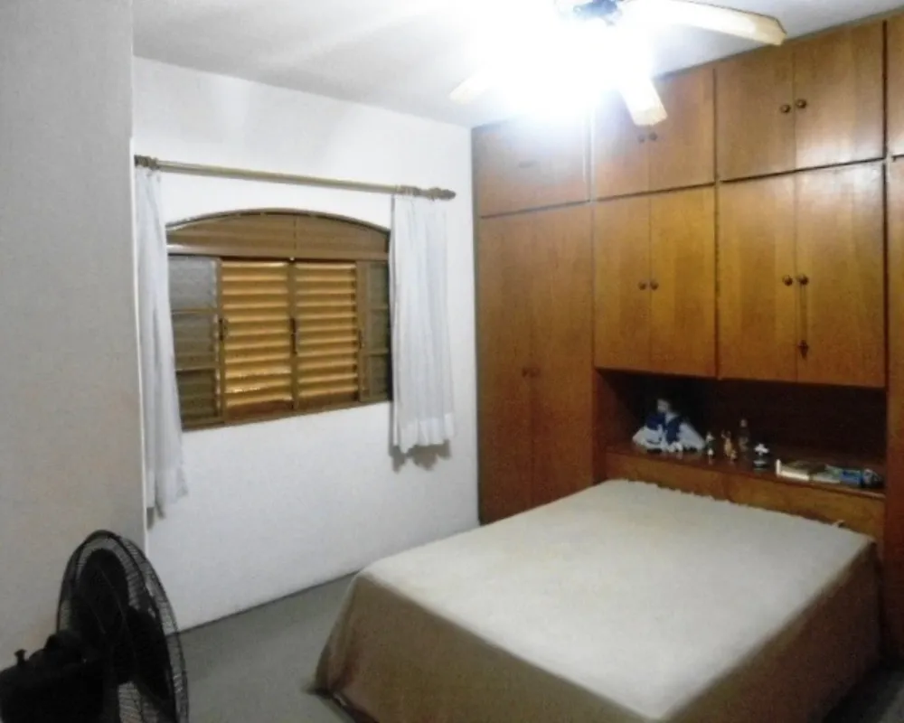 Casa, 4 quartos, 330 m² - Foto 2
