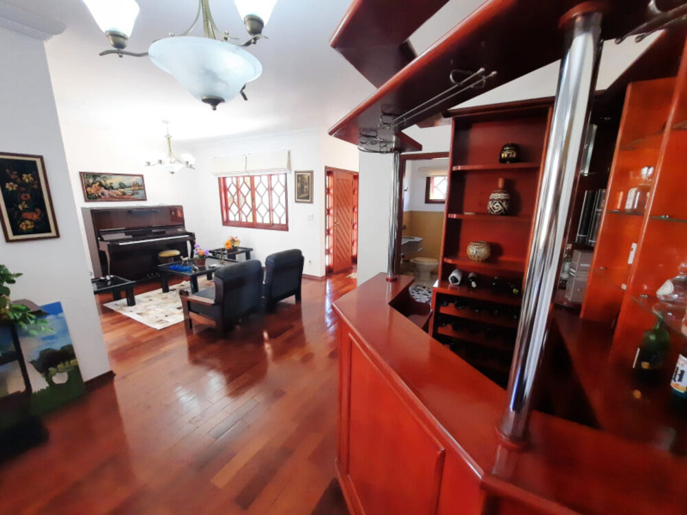Casa à venda com 3 quartos - Foto 1