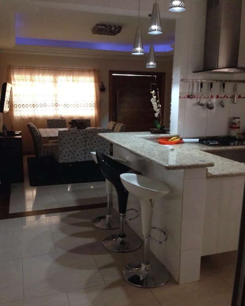 Casa, 3 quartos, 245 m² - Foto 5