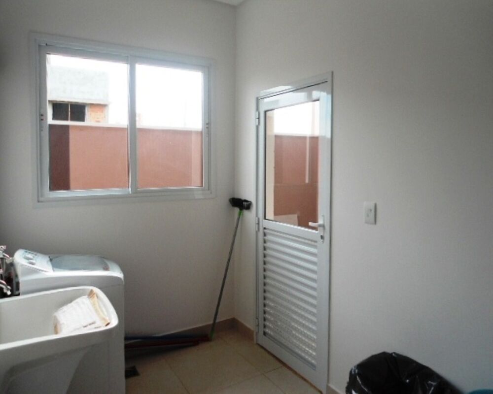 Casa, 3 quartos, 330 m² - Foto 1