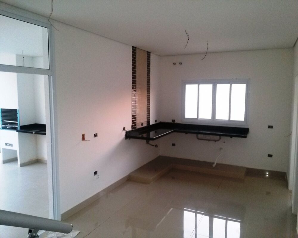 Casa, 3 quartos, 217 m² - Foto 1