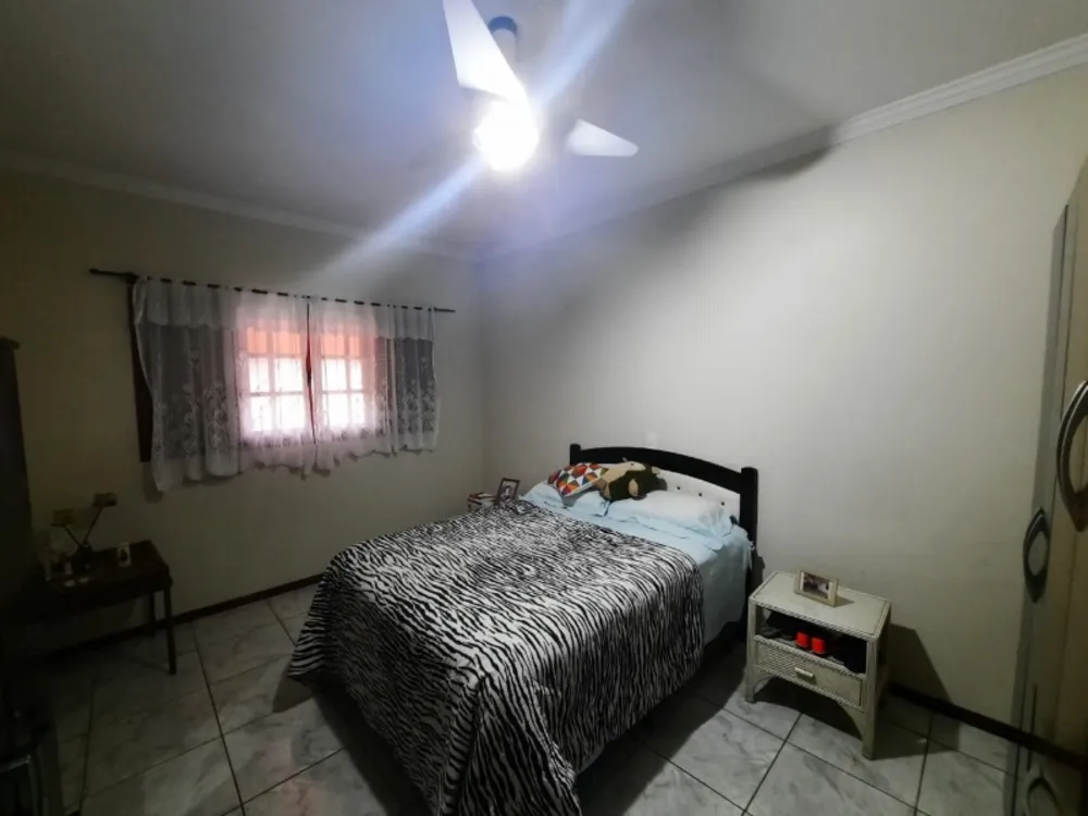 Casa, 3 quartos, 222 m² - Foto 1