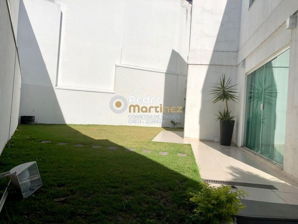 Sobrado, 3 quartos, 319 m² - Foto 1