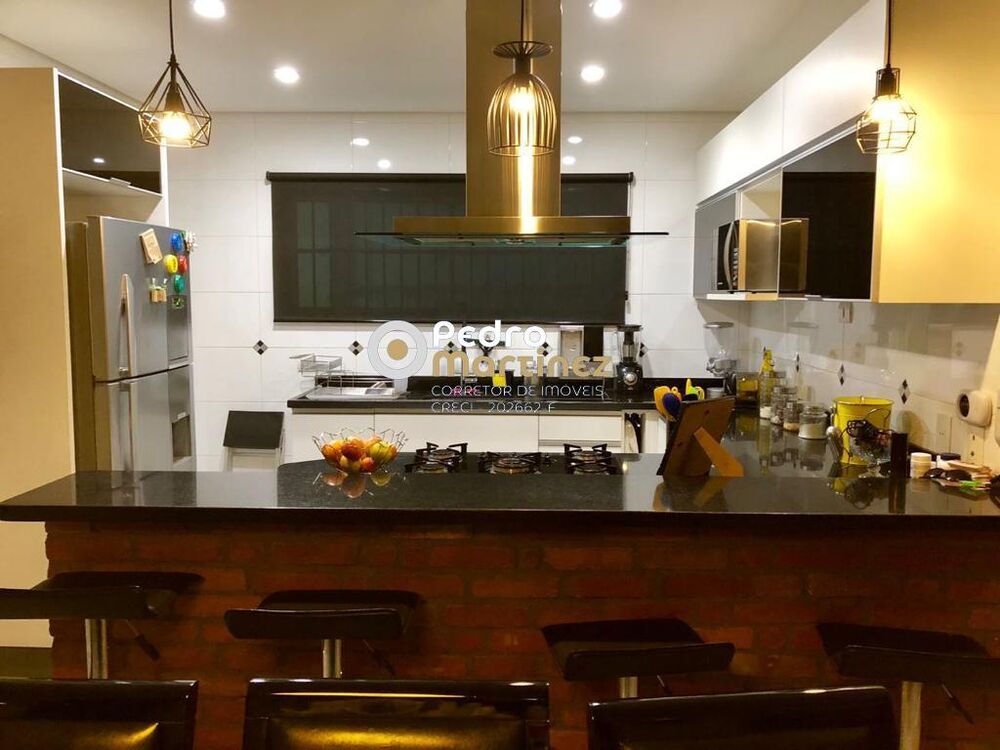 Sobrado, 3 quartos, 319 m² - Foto 4