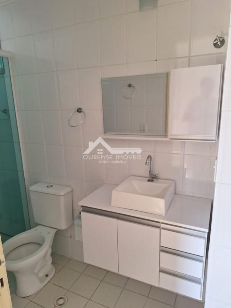 Apartamento à venda com 2 quartos, 65m² - Foto 2