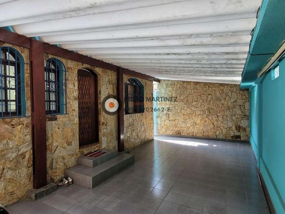 Casa à venda com 3 quartos, 151m² - Foto 2