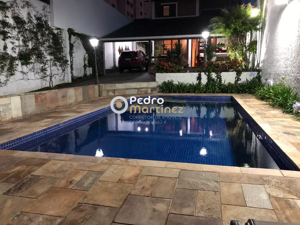 Sobrado à venda com 3 quartos, 530m² - Foto 1